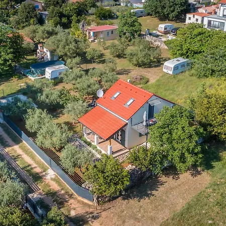 Σπίτι διακοπών Awesome In With Wifi Peroj