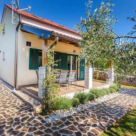 Σπίτι διακοπών Awesome In With Wifi Peroj