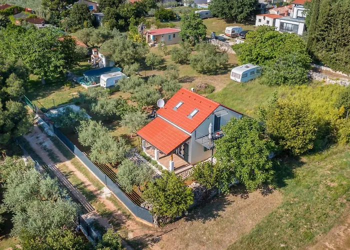 Σπίτι διακοπών Awesome In With Wifi Peroj