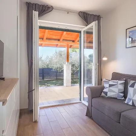 Gorgeous In With House Sea View Holiday home Peroj